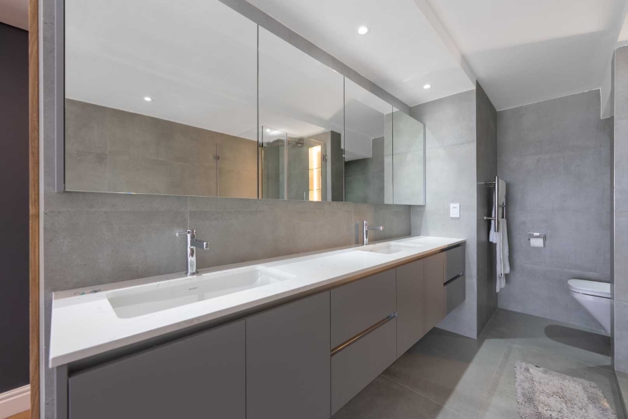 2 Bedroom Property for Sale in Bantry Bay Western Cape